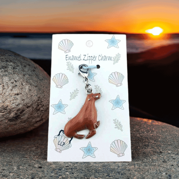 brown-seal-charm-packaging