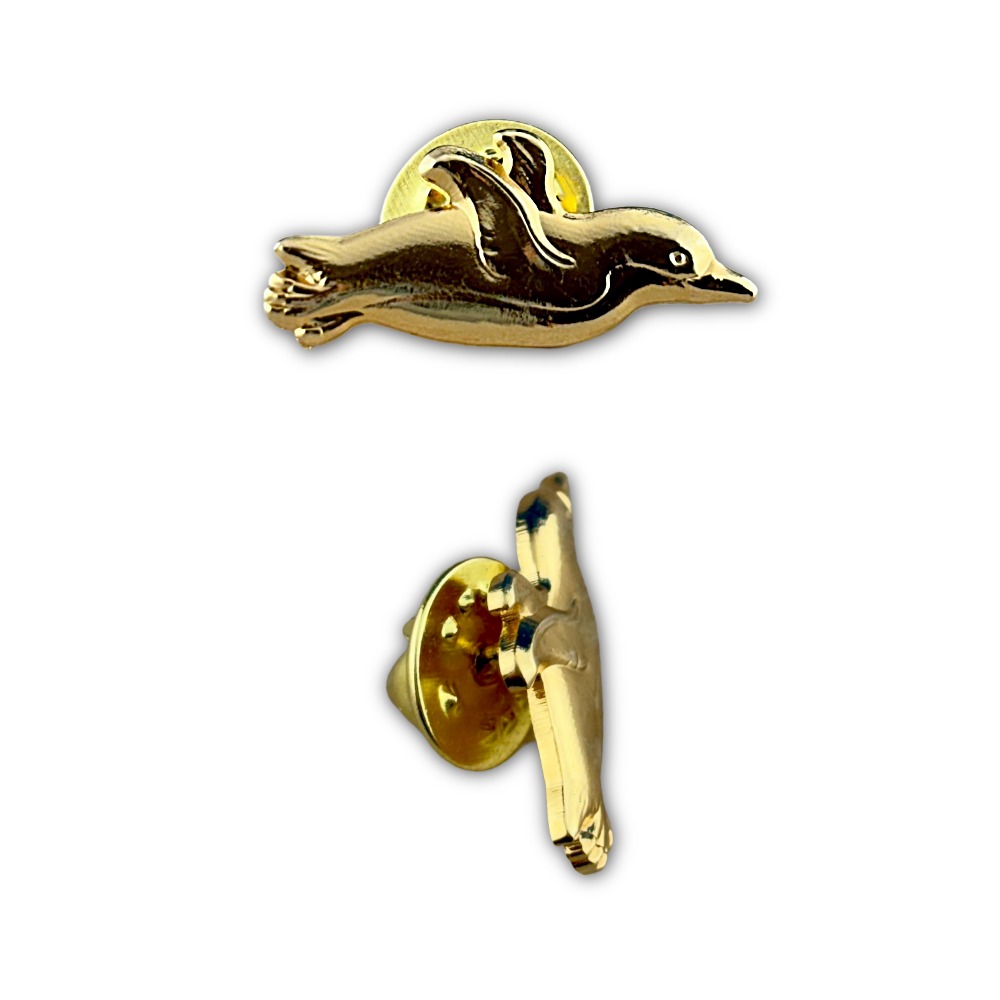 Penguin Gold Lapel Pin: Pre-Order - Image 4