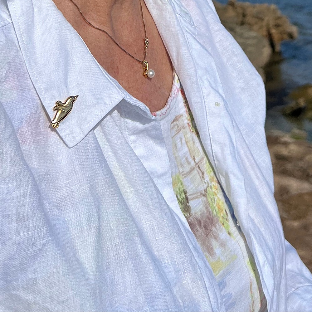 Penguin Gold Lapel Pin: Pre-Order - Image 2